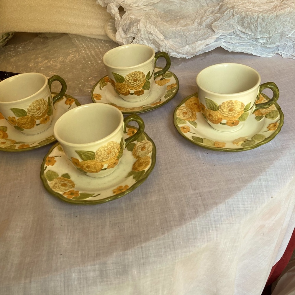 Poppy Trail by Metlox, Sculptured Zinnia Cups and Saucers. Excellent Condition.